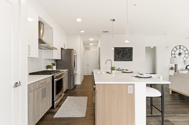 Building Photo - 775 Juniper St NE