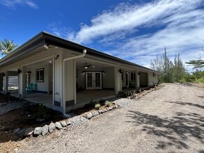 Building Photo - 15-1087-1087 Ama U Rd