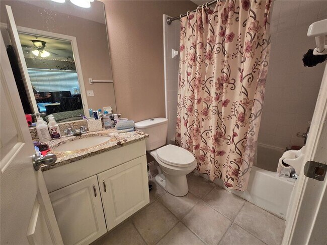 Building Photo - 2636 SW 35th Pl