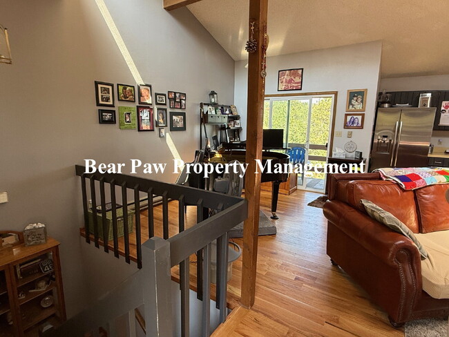 Building Photo - Cute duplex in Evergreen!!