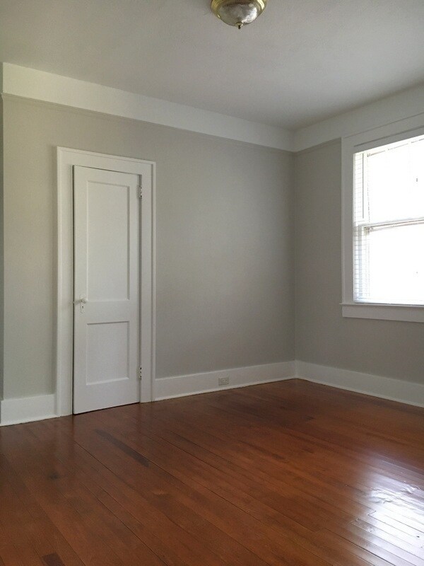 Building Photo - Great Single Family Home Walking Distance to Park Circle