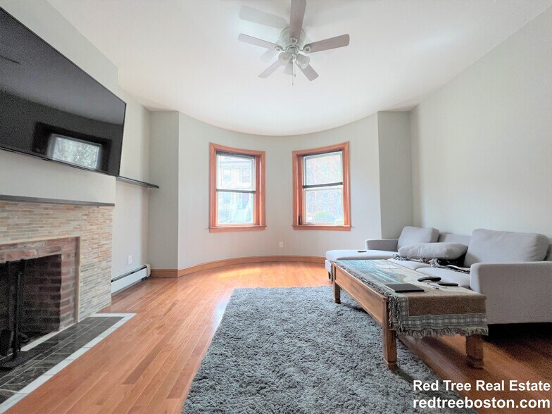 Building Photo - 655 Washington St