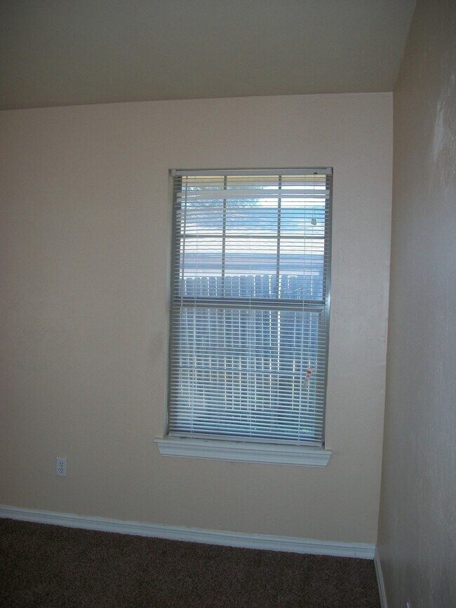 Building Photo - 3 Bed 2 Bath 2 Car Garage in College Park ...