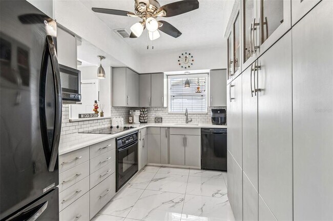 Building Photo - 6765 11th Ave N