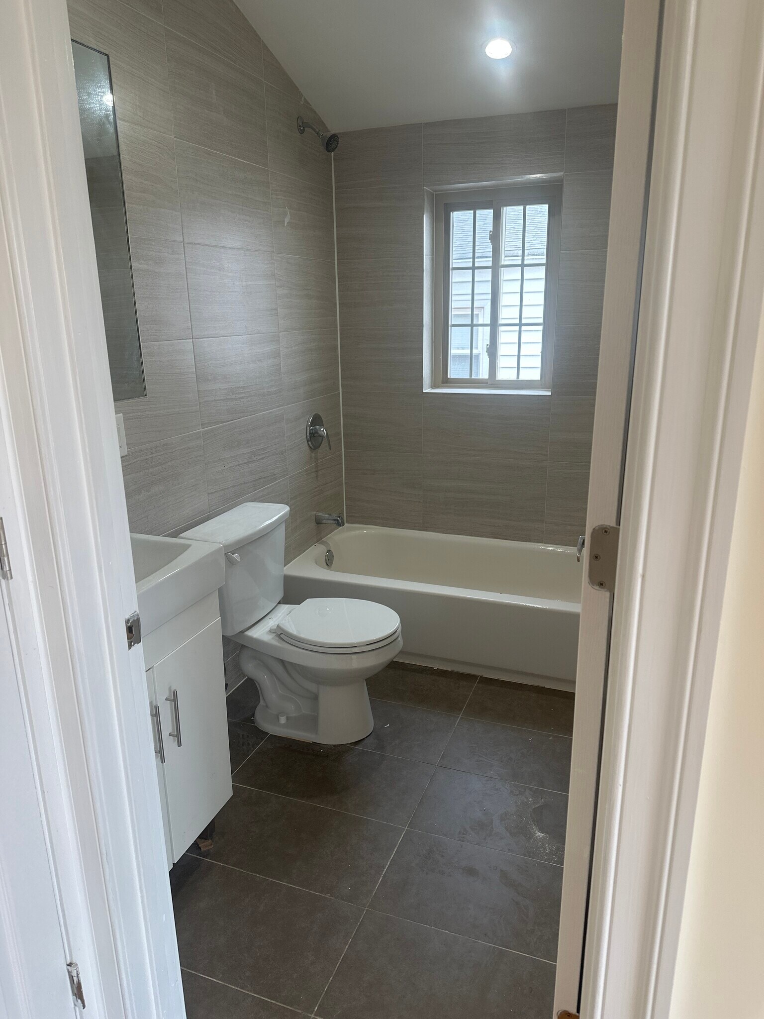 2nd and the common bathroom - 25743 147th Dr