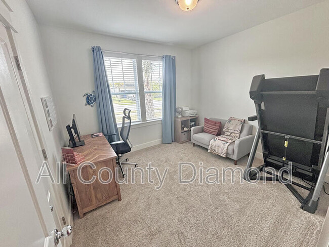 Building Photo - 446 Foxtail Wy