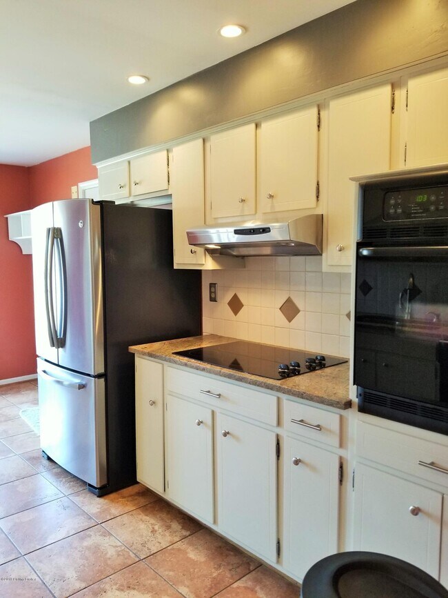 Building Photo - 8203 Camberley Dr