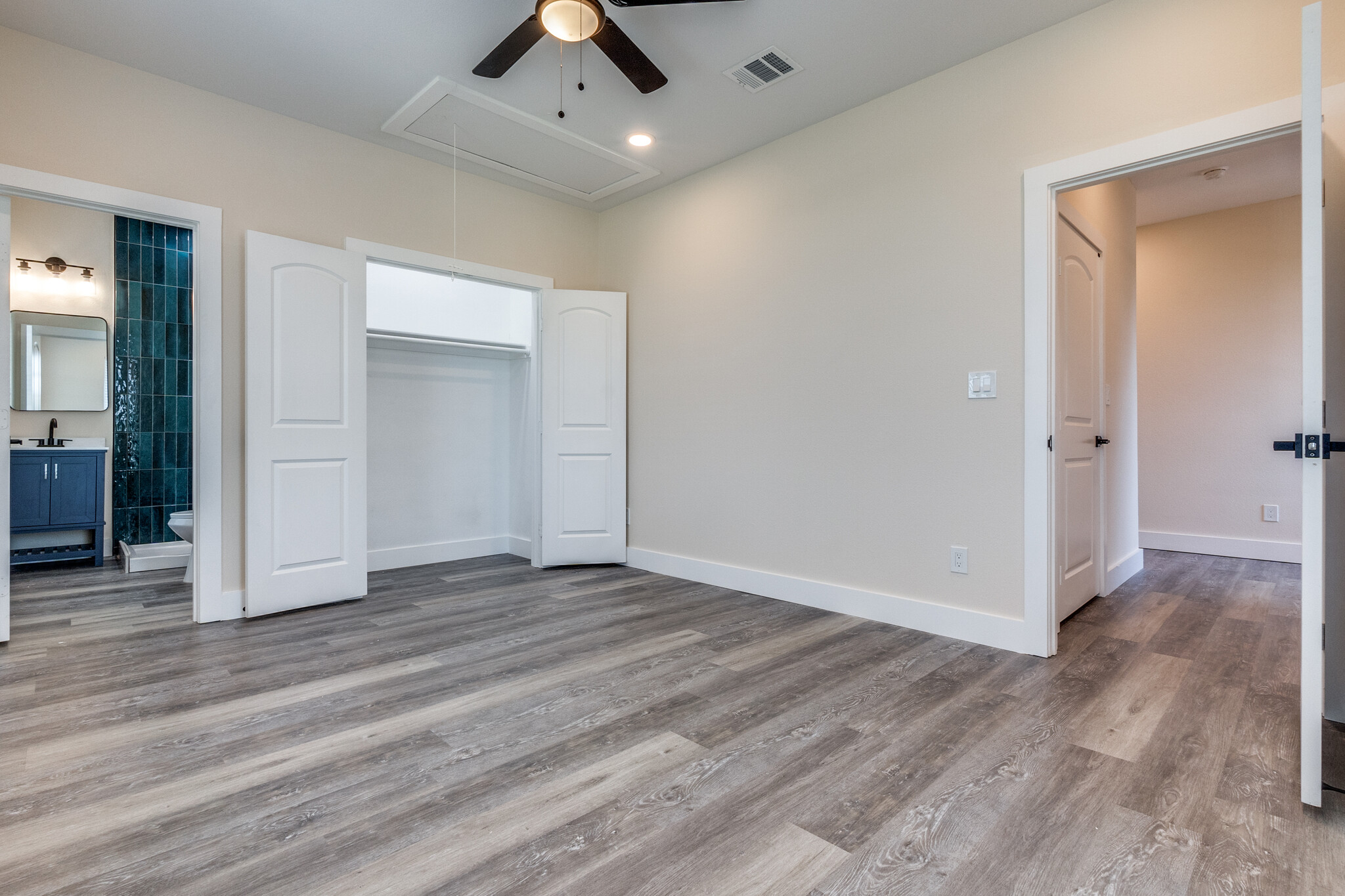 Building Photo - 511 N Davis Dr