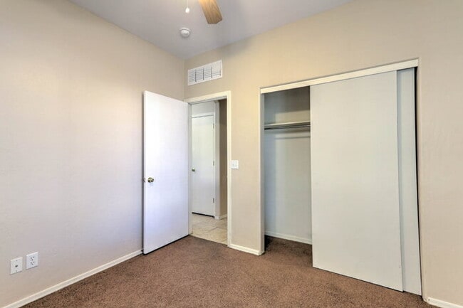 Building Photo - Located in beautiful Rancho Sahuarita!!!!!!!!!!!!