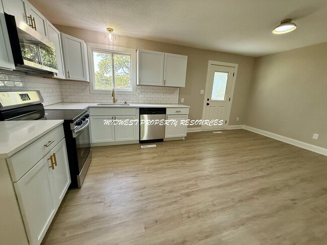 Building Photo - Beautifully Remodeled 4 Bedroom, 3 Bath Home