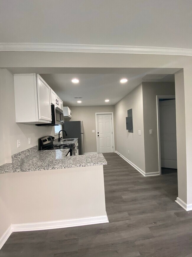 Building Photo - 2444 Washington St