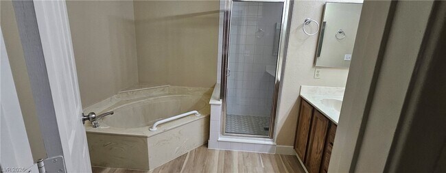 Building Photo - 313 Beethoven St