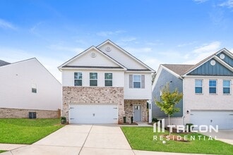 Building Photo - 2937 McKenzie Dr