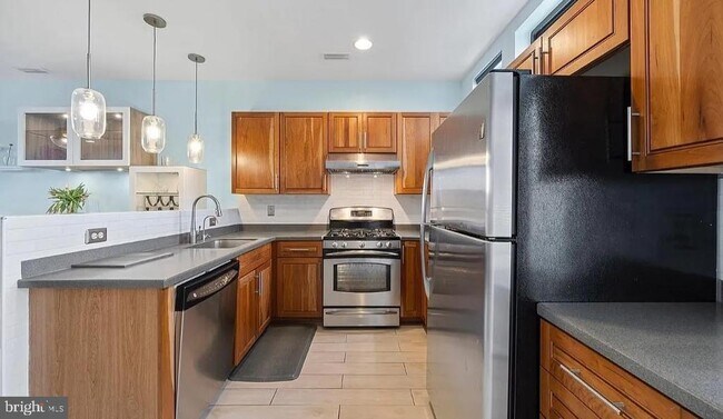 Building Photo - 928 Wallace St