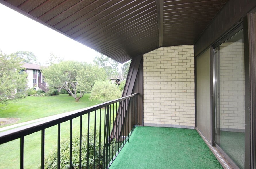 Building Photo - 249 Hamilton Ave