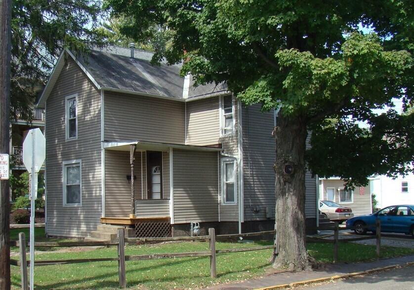Primary Photo - 146 Mill St