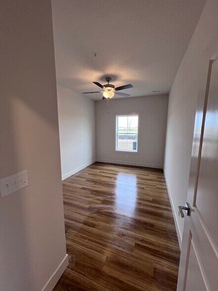 Building Photo - 913 Green Mill Rd