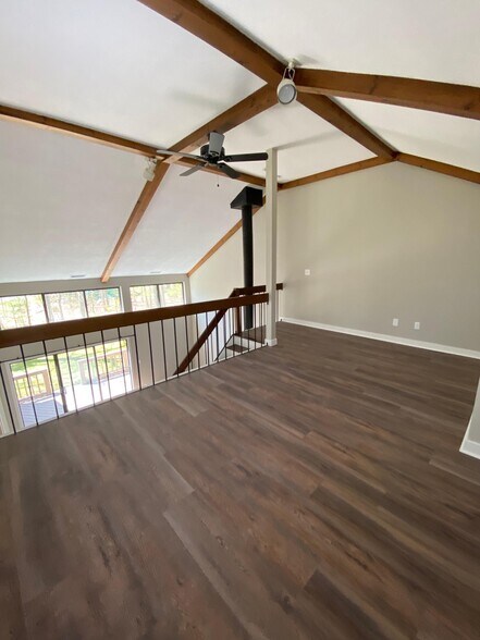 Building Photo - 40 Farmington Chase Cres