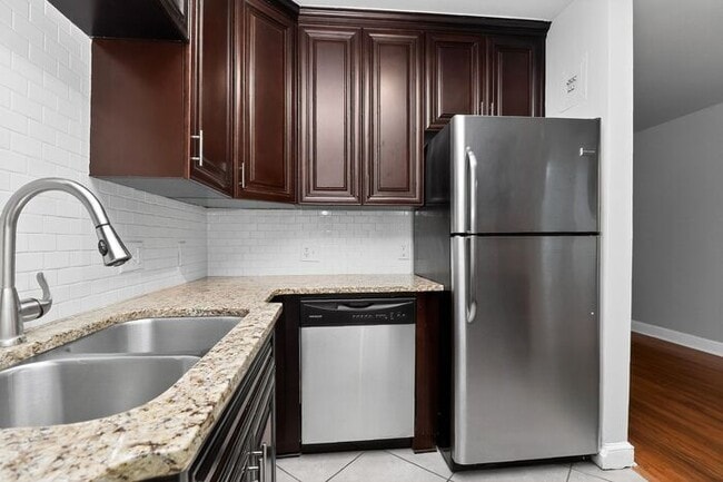 Building Photo - Charming 2BD/1BA Condo on Pecan Ave!