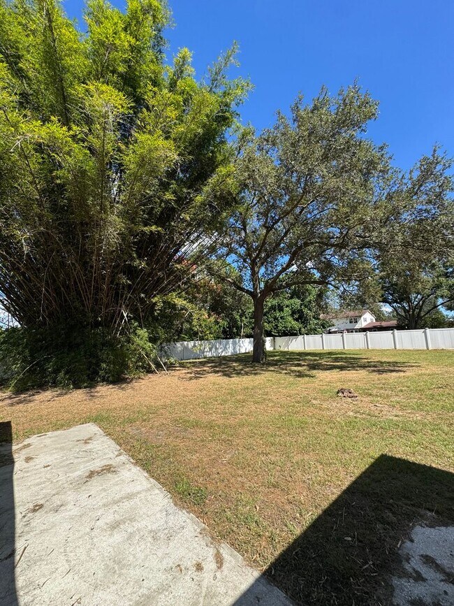 Building Photo - Charming 4 bedroom South Lakeland home with Mother-In-Law Suite!