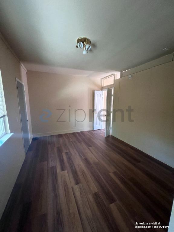 Building Photo - 10609 Creston Dr