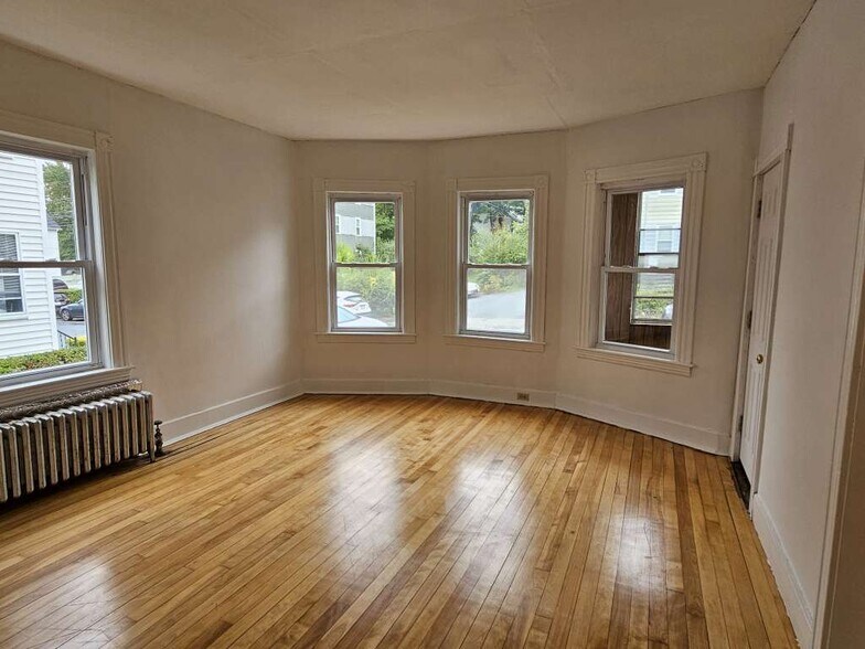 Building Photo - 20 Kosta St