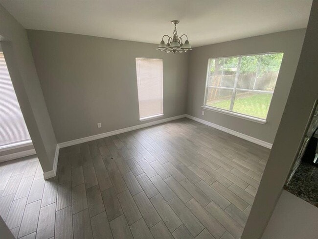 Building Photo - 2110 Hilton Head Dr