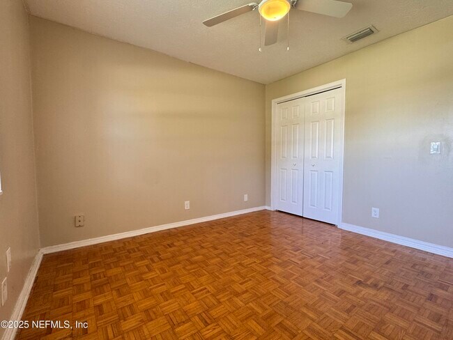 Building Photo - 517 Cody Dr