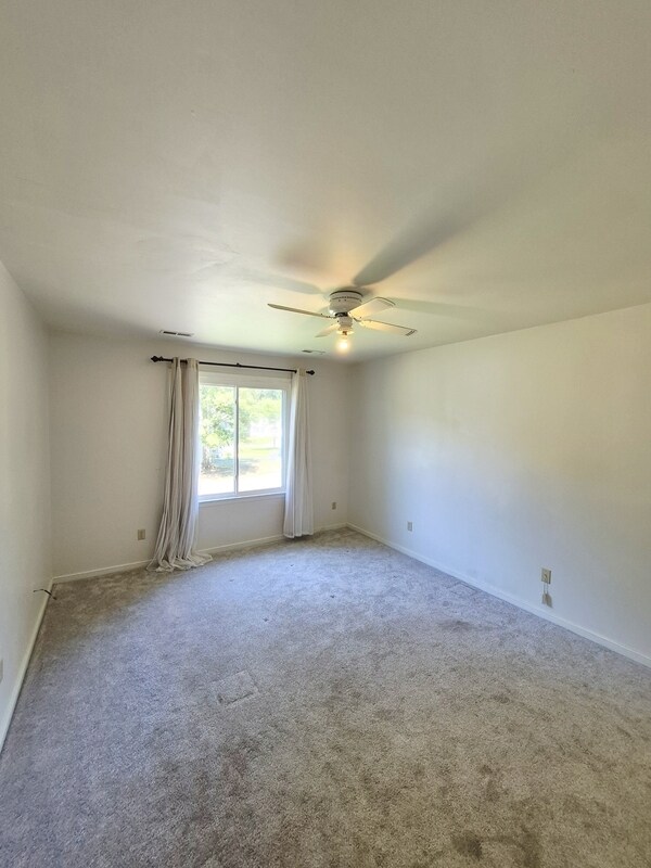 Building Photo - 9019 Double Tree Ln
