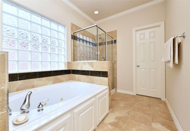 Building Photo - 1226 Sopris Dr