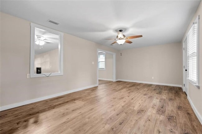 Building Photo - 920 Johnston St