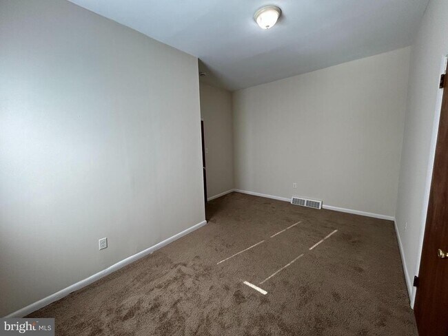 Building Photo - 534 Park Ave