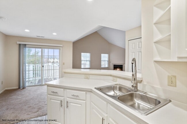 Building Photo - 5066 Stratford Pine Ln