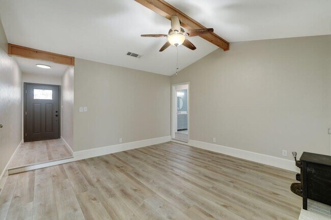 Building Photo - 602 Apache Trail