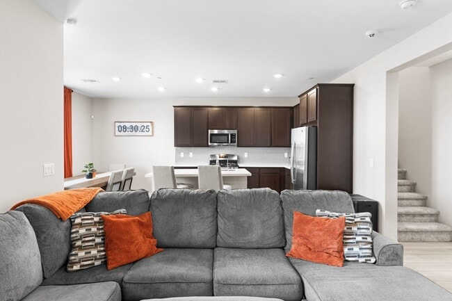 Building Photo - Beautiful 2 Story TownHome in Inspirada