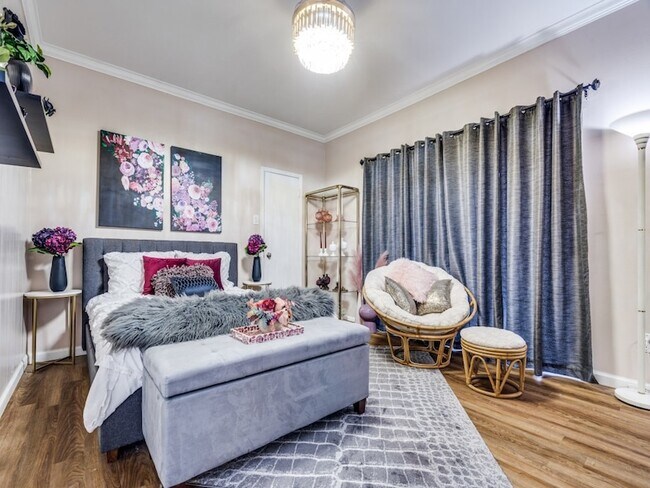 Building Photo - 6011 E University Blvd