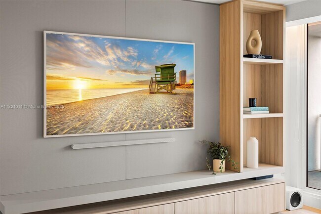 Building Photo - 2301 Collins Ave