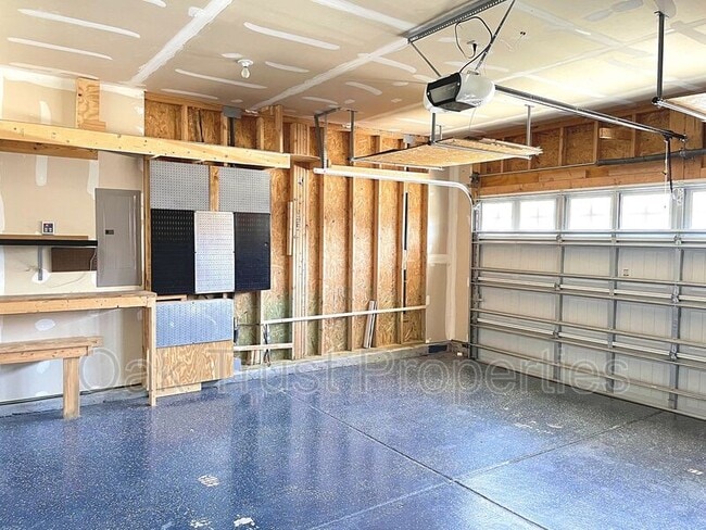 Building Photo - 4830 Hawkins Dr