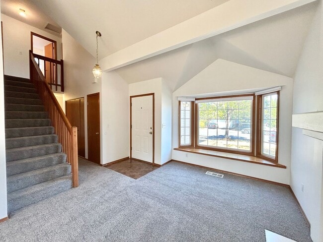 Building Photo - 15612 SW Wintergreen St