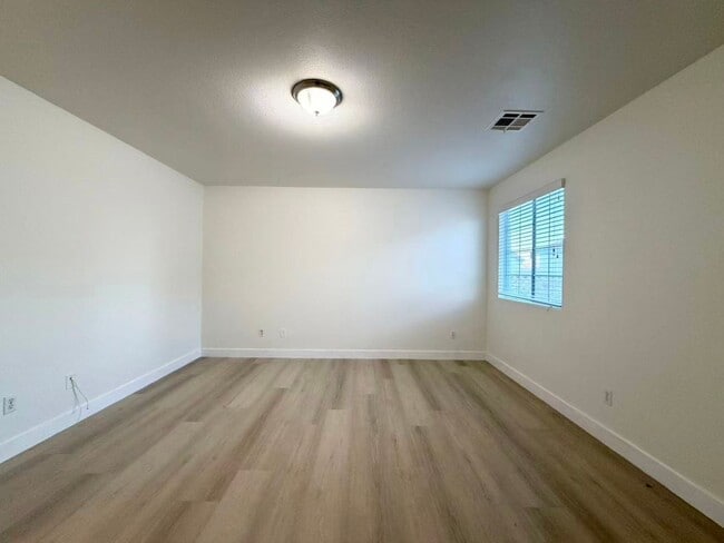 Building Photo - 9888 Fountain Walk Ave