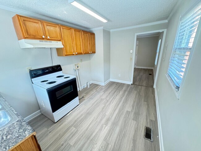 Building Photo - Shady Circle