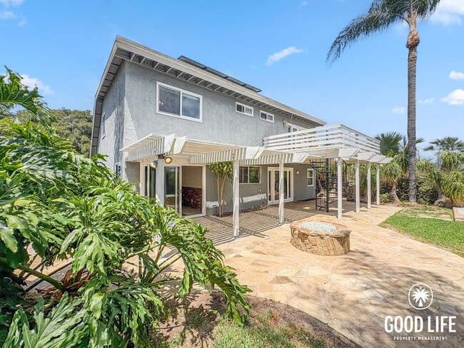 Building Photo - SD: Stunning 4BD/3BA Home in Vista with Panoramic Views, Private Balcony & Large Yard