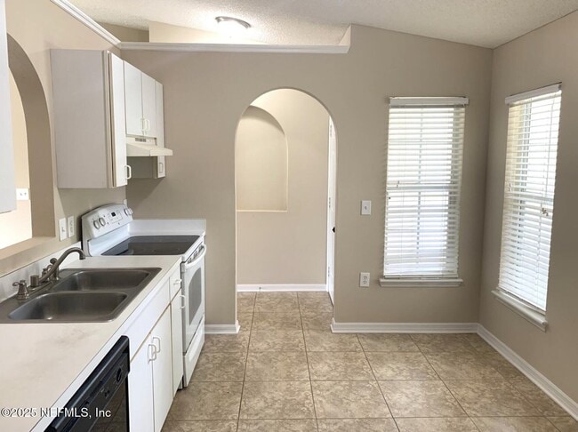 Building Photo - 2698 R S Bailey Dr