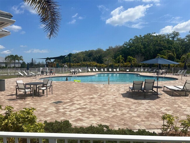 Building Photo - 12222 SW Myrtle Oak Dr