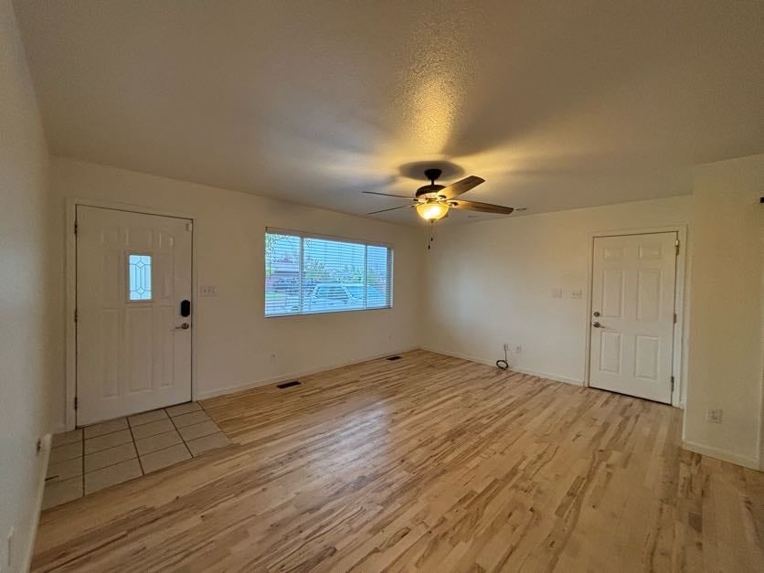 Living room - 160 E Eads Dr