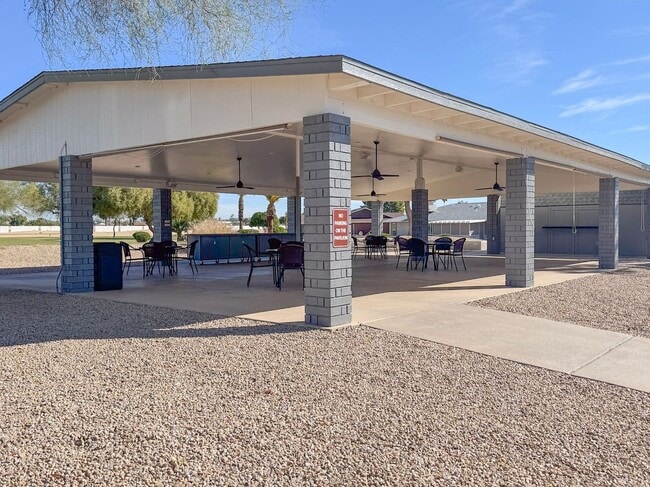 Building Photo - 2Bed/2Bath House in Sun City on Golf Course! Ready for Immediate Move-In!
