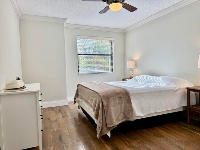 Building Photo - 10577 Santa Laguna Dr