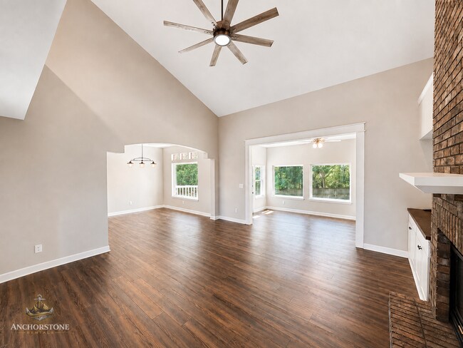 Building Photo - Updated 3BR Niceville Home with Soaring Ceilings, Luxury Primary Suite & Spacious Cul-de-Sac Lot