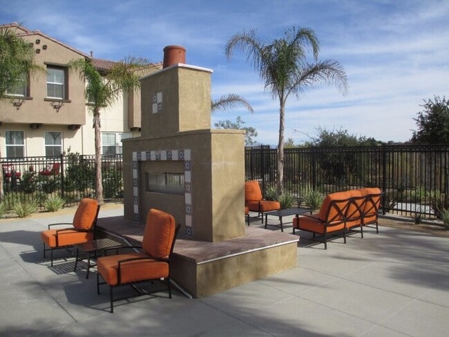 Building Photo - 40407 Calle Real