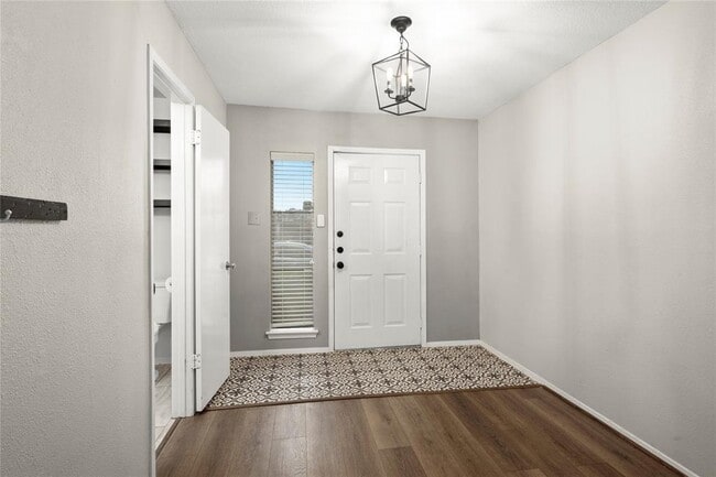 Building Photo - 6652 Montauk Dr